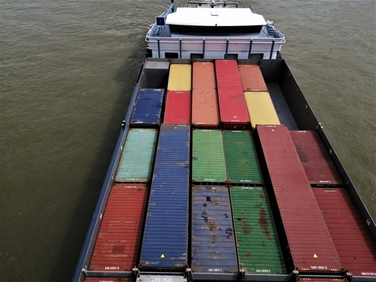Containerschip 4
