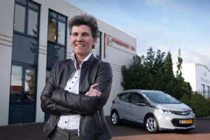 Esther Ceelen, directeur/ mede-eigenaar van Cuppens +zn, voor bedrijfspand