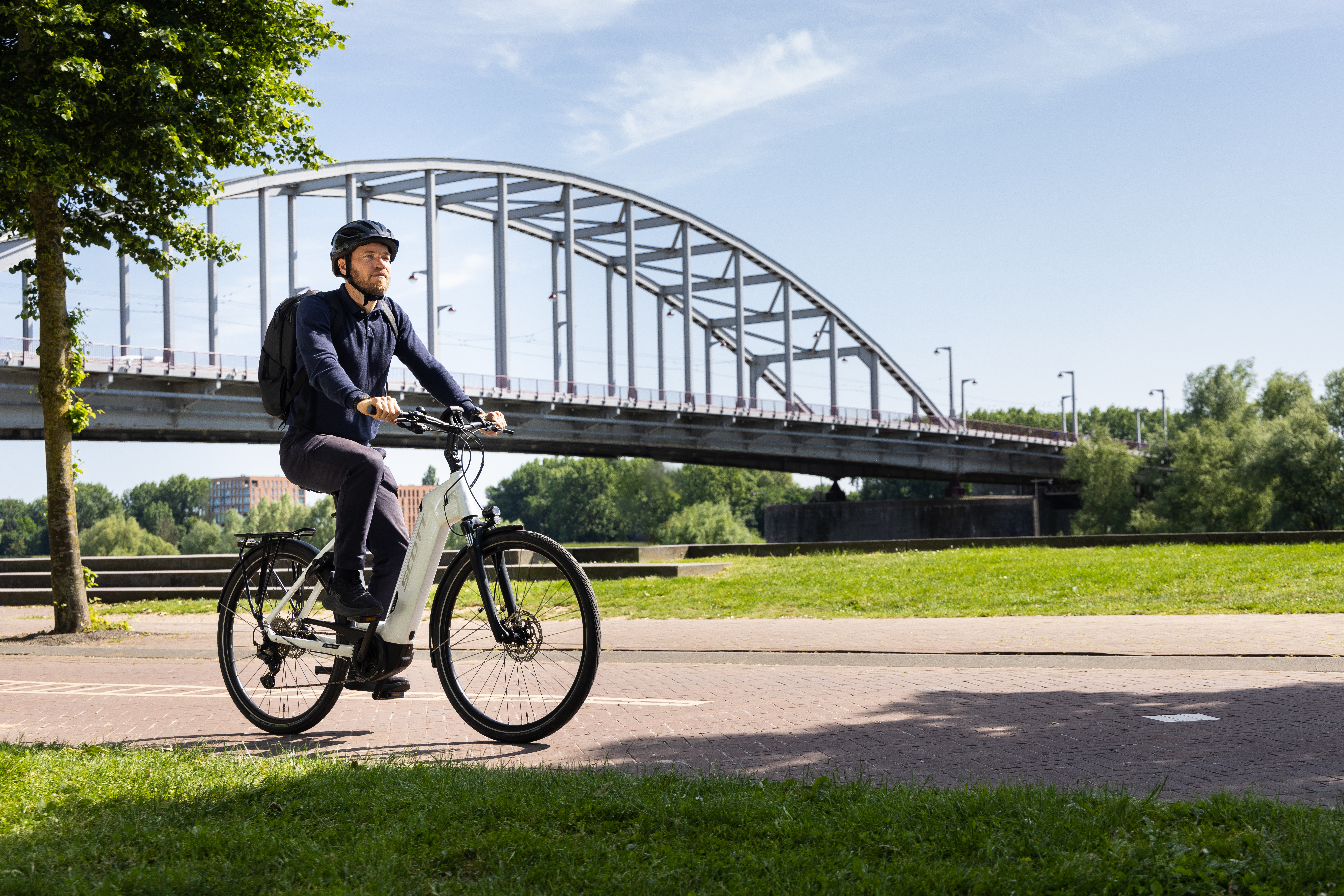 Da's Zo Gefietst Fietsend Naar Je Werk Arnhem Liggend 1