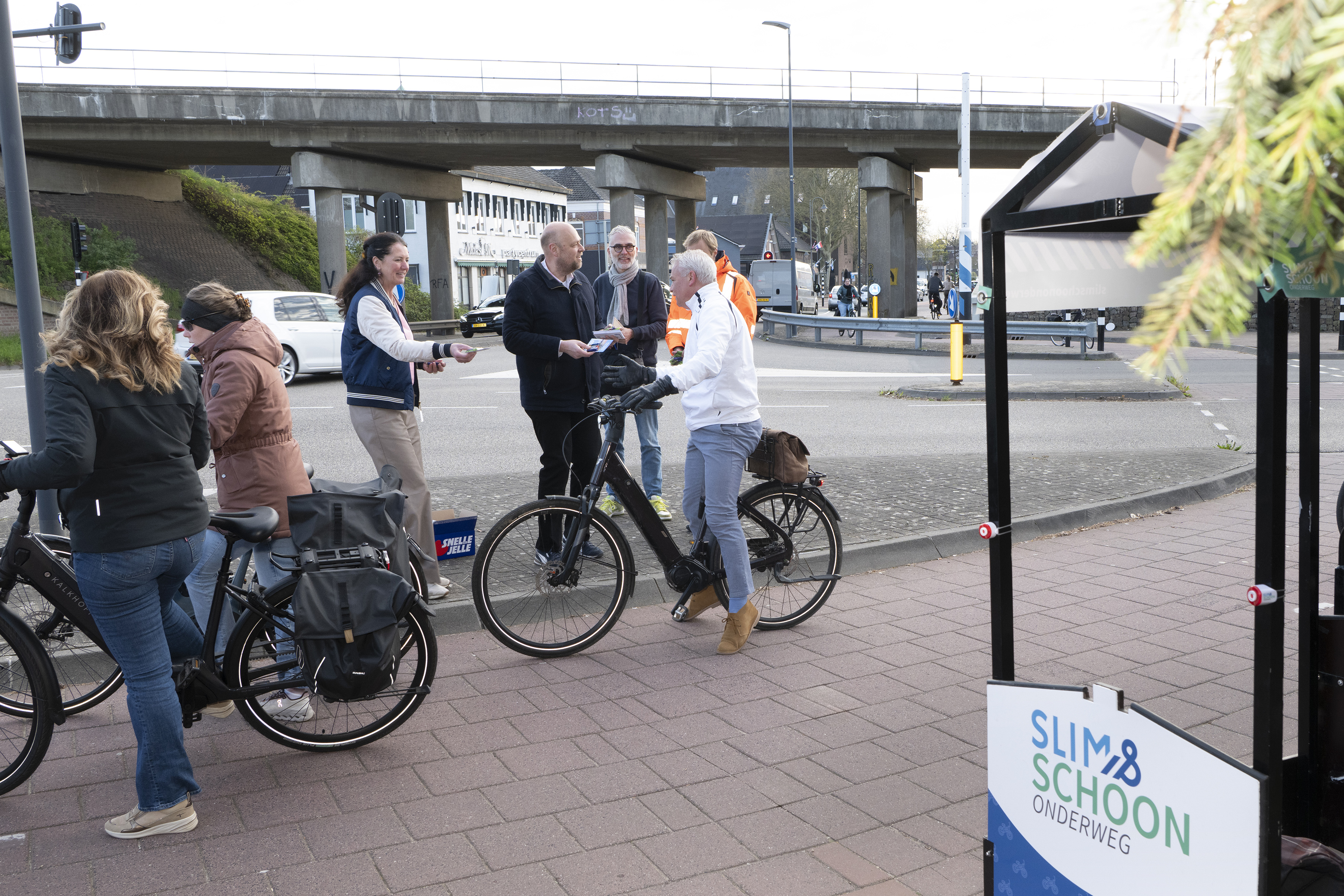 12 D3526 Foto Jacques Kok Slim & Schoon Onderweg Ijsselbrug Westervoort 090426